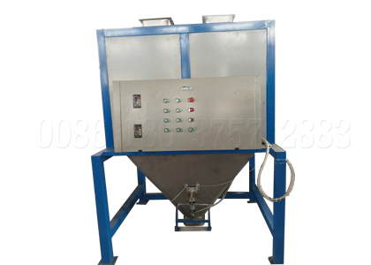 Powdery fertilizer packing machine for composted fertilizer manufacturing