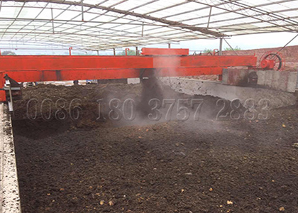 Wheel type bio compost turner